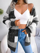 Load image into Gallery viewer, Knitted Cardigan Vintage