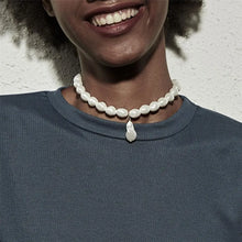 Load image into Gallery viewer, Multilayer White Imitation-Pearl Choker