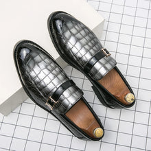 Load image into Gallery viewer, High Quality Luxurious Crocodile Pattern Leather Shoes Buckle Loafers