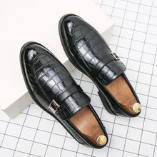 Load image into Gallery viewer, High Quality Luxurious Crocodile Pattern Leather Shoes Buckle Loafers