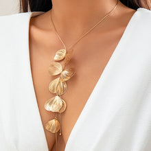 Load image into Gallery viewer, Flower Petal Pendant Necklace