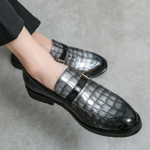 Load image into Gallery viewer, High Quality Luxurious Crocodile Pattern Leather Shoes Buckle Loafers