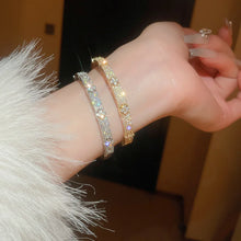 Load image into Gallery viewer, New Exquisite Simple Flower Bracelet