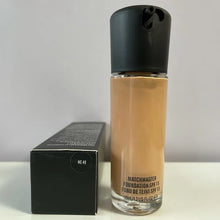 Load image into Gallery viewer, Foundation Long Wear Oil-Control  Matte