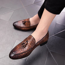 Load image into Gallery viewer, Crocodile Pattern Loafers Tassel Thick Sole Pointed Toes