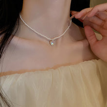 Load image into Gallery viewer, Elegant Exquisite Light Luxury Pearl Heart Pendant