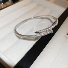 Load image into Gallery viewer, Exquisite Simple Snake Bracelet Fashion Elegant