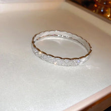 Load image into Gallery viewer, New Exquisite Simple Flower Bracelet