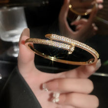 Load image into Gallery viewer, Exquisite Simple Snake Bracelet Fashion Elegant