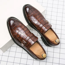 Load image into Gallery viewer, High Quality Luxurious Crocodile Pattern Leather Shoes Buckle Loafers