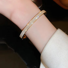 Load image into Gallery viewer, Exquisite Geometric Buckle Bracelet Fashion