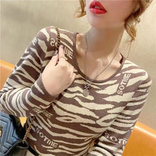 Load image into Gallery viewer, Knitted Round Neck Leopard