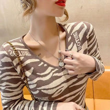 Load image into Gallery viewer, Knitted Round Neck Leopard