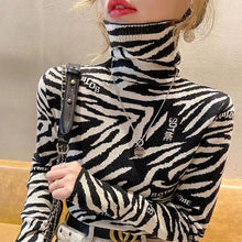 Load image into Gallery viewer, Knitted Round Neck Leopard