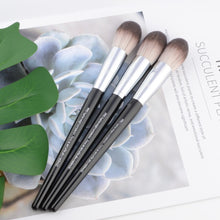 Load image into Gallery viewer, 1 Piece Pro Featherweight Complexion #90 Highlight Makeup Brushes