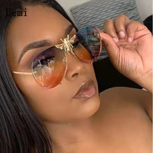 Load image into Gallery viewer, Fashion Modern Oversized Sunglasses