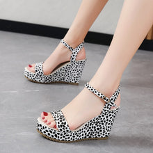 Load image into Gallery viewer, Fashion Women Platform Sandals Sexy Leopard Buckle Peep Toe