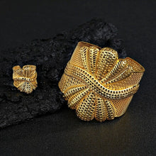 Load image into Gallery viewer, Luxury Style Cuff Bangles With Ring