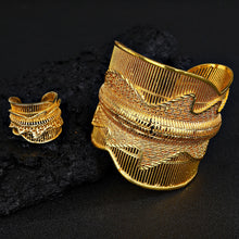 Load image into Gallery viewer, Luxury Style Cuff Bangles With Ring