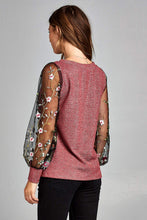 Load image into Gallery viewer, LONG SLEEVE SHIMMER TOP