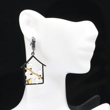 Load image into Gallery viewer, 47x25mm Unique HipHop Gothic Jewelry Songbird White Pearl Cool Black