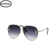Load image into Gallery viewer, Luxury Bee Pilot Sunglasses Fashion Shades Metal