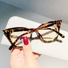 Load image into Gallery viewer, Cat Eye Sunglasses Vintage Clear