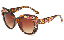 Load image into Gallery viewer, Charming 3D Flower Cat Eye Sunglasses