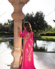 Load image into Gallery viewer, Charming Fuschia Arabic Evening Dresses In Dubai Women Plus Size