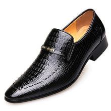 Load image into Gallery viewer, Crocodile Pattern Leather Men's Casual Shoes Classic Low-cut Embossed