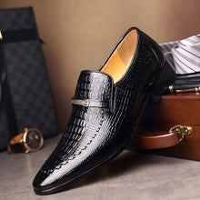 Load image into Gallery viewer, Crocodile Pattern Leather Men's Casual Shoes Classic Low-cut Embossed