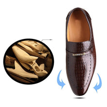 Load image into Gallery viewer, Crocodile Pattern Leather Men's Casual Shoes Classic Low-cut Embossed