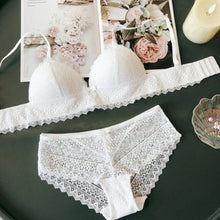 Load image into Gallery viewer, Cup triangle wire free sexy sleepwear retro embroidery contrast color