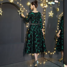 Load image into Gallery viewer, Elegant Long Sleeve Evening Dresses A  line Tea Length Lace Green
