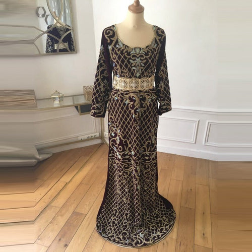 Elegant Straight Muslim Evening Dress Plus Size Long Sleeves Appliques