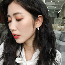 Load image into Gallery viewer, European and American personality shiny D letter asymmetric Earrings
