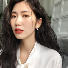 Load image into Gallery viewer, European and American personality shiny D letter asymmetric Earrings