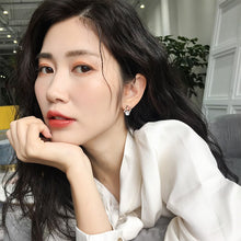 Load image into Gallery viewer, European and American personality shiny D letter asymmetric Earrings
