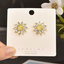 Load image into Gallery viewer, Fashion sunflower Earrings for women Versatile sunflower Zircon