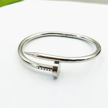 Load image into Gallery viewer, Fine Jewelry Black Round Bangle Roman Numerals Bracelet