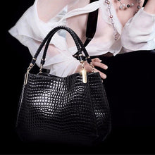 Load image into Gallery viewer, Crocodile Pu Leather Messenger Bags Large Capacity Women Bags