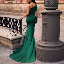 Load image into Gallery viewer, Green Satin Evening Dresses for Women One Shoulder Sleeveless Dubai