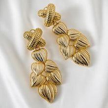 Load image into Gallery viewer, Hollow Out Special Style Heart Shaped Leaf Women Earring 2021 New