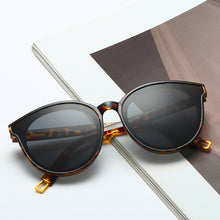 Load image into Gallery viewer, Retro Cat Eye Sunglasses Luxury Coating Mirror Round Sun