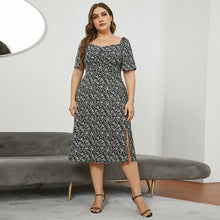 Load image into Gallery viewer, Short Sleeved Floral Dress