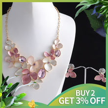 Load image into Gallery viewer, Fashion Crystal Flower Necklace
