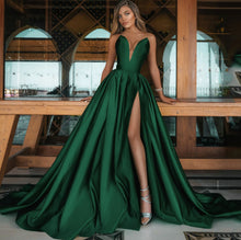 Load image into Gallery viewer, New Elegant Woman Evening Gown Plus size slim printed long evening