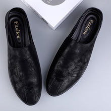 Load image into Gallery viewer, New Fashion Genuine Leather Casual Men Shoes Soft Comfy