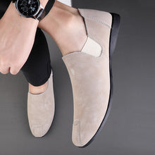 Load image into Gallery viewer, New Fashion Genuine Leather Casual Men Shoes Soft Comfy