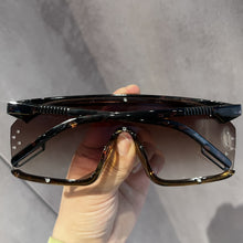 Load image into Gallery viewer, Goggle Style Sunglasses Windproof Sunglasses